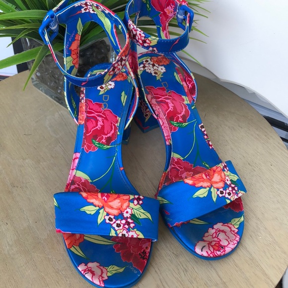 REDUCED! Flower power Aldo shoes - Picture 3 of 9